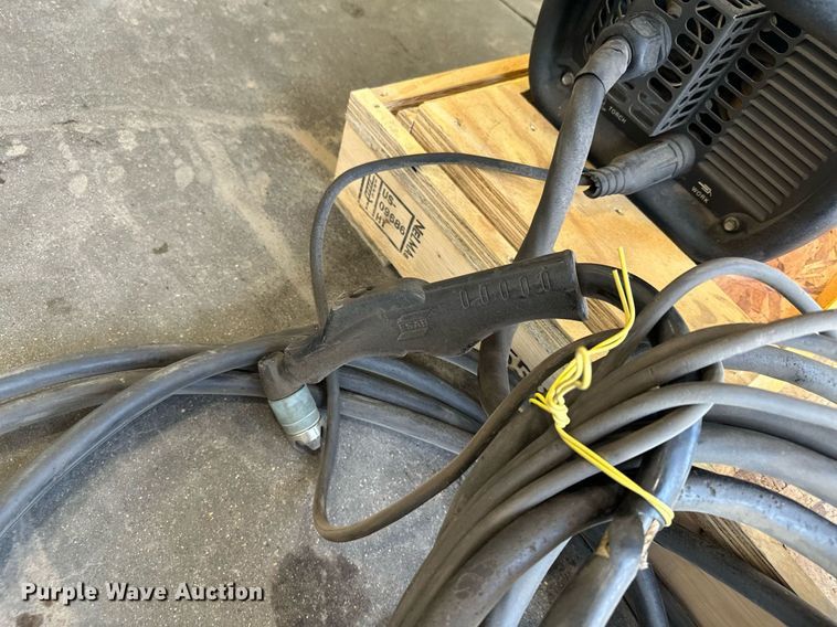 image for item MQ9375 Esab Powercut 1500  plasma cutter