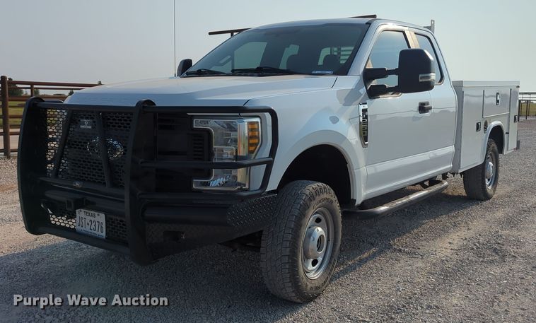 image for item MX9363 2019 Ford F250 Super Duty  SuperCab utility bed pickup truck