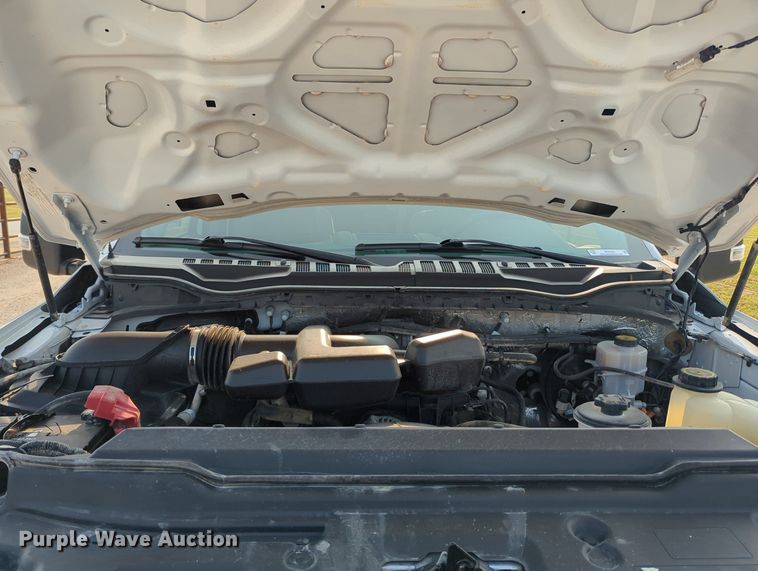 image for item MX9363 2019 Ford F250 Super Duty  SuperCab utility bed pickup truck