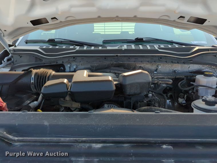 image for item MX9363 2019 Ford F250 Super Duty  SuperCab utility bed pickup truck