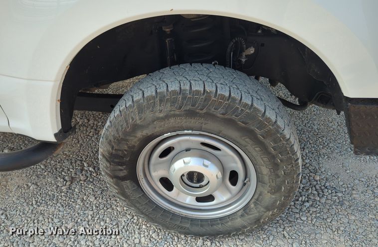 image for item MX9363 2019 Ford F250 Super Duty  SuperCab utility bed pickup truck