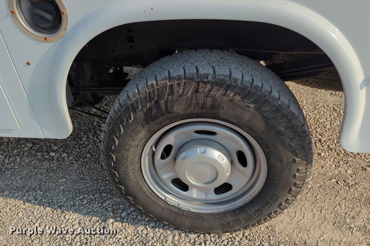 image for item MX9363 2019 Ford F250 Super Duty  SuperCab utility bed pickup truck