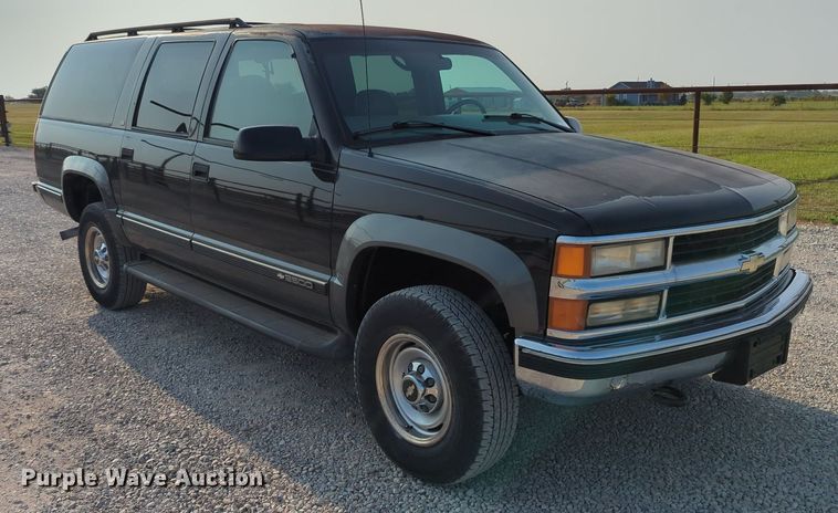 image for item MX9364 1999 Chevrolet Suburban  SUV