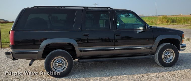 image for item MX9364 1999 Chevrolet Suburban  SUV