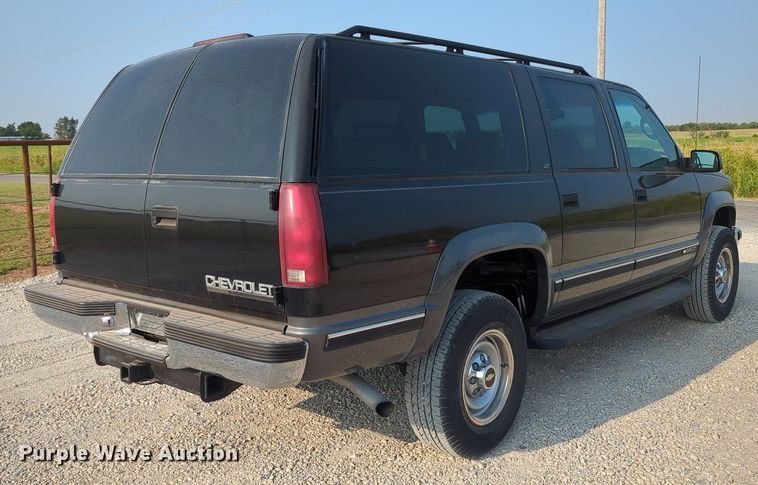 image for item MX9364 1999 Chevrolet Suburban  SUV