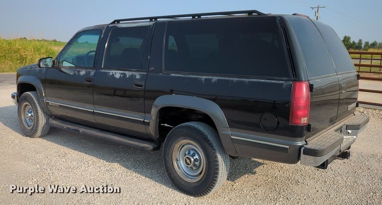 image for item MX9364 1999 Chevrolet Suburban  SUV