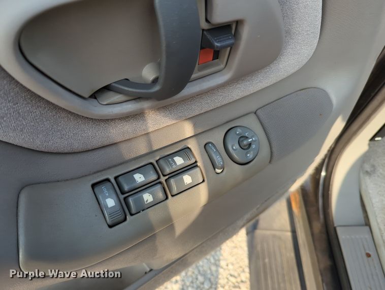 image for item MX9364 1999 Chevrolet Suburban  SUV