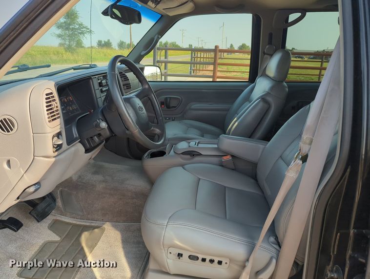 image for item MX9364 1999 Chevrolet Suburban  SUV