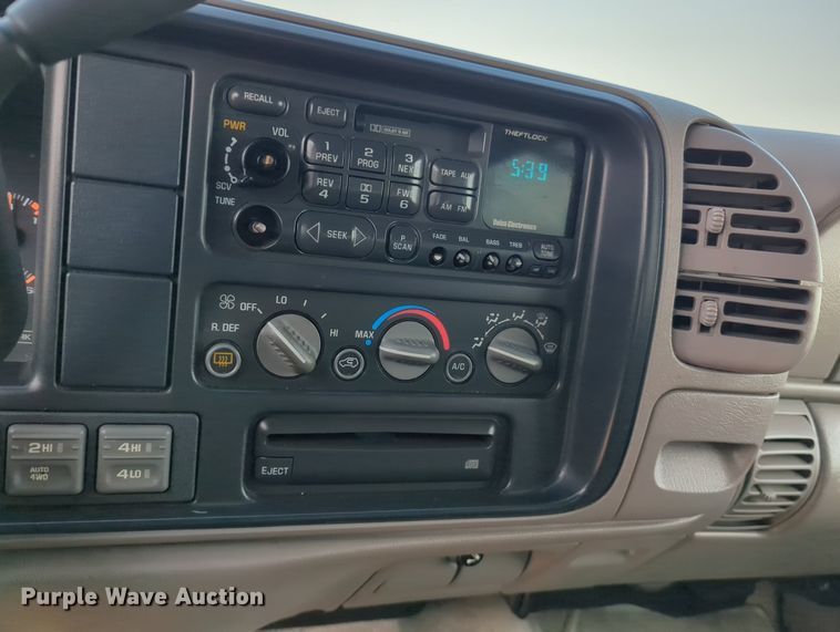 image for item MX9364 1999 Chevrolet Suburban  SUV