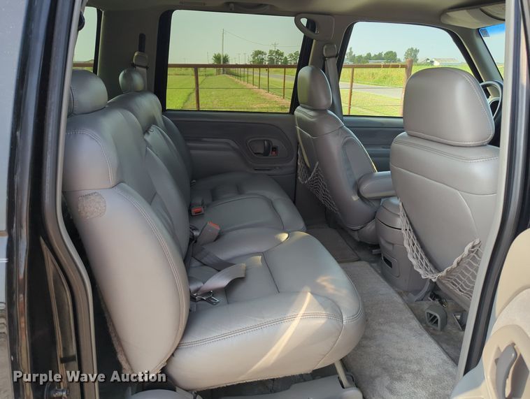 image for item MX9364 1999 Chevrolet Suburban  SUV