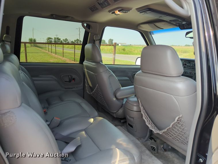 image for item MX9364 1999 Chevrolet Suburban  SUV
