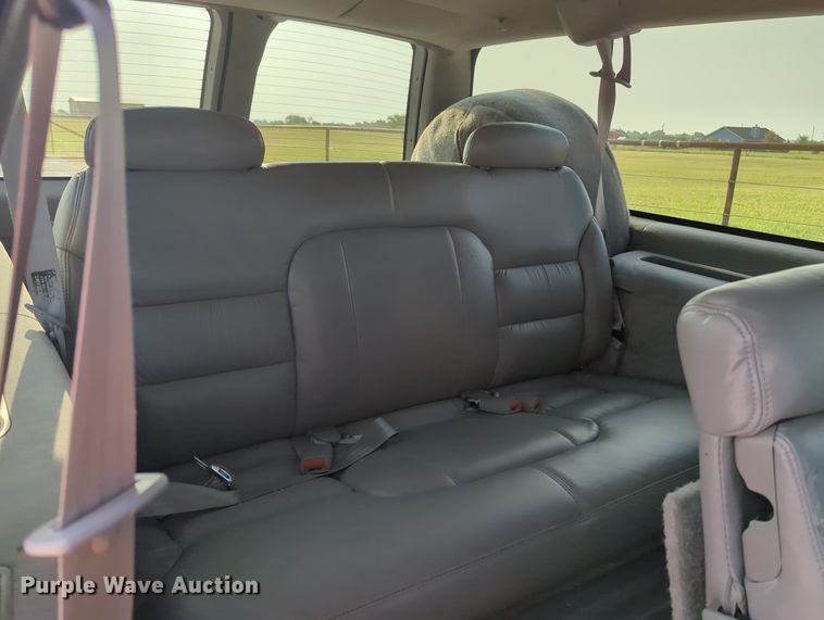 image for item MX9364 1999 Chevrolet Suburban  SUV