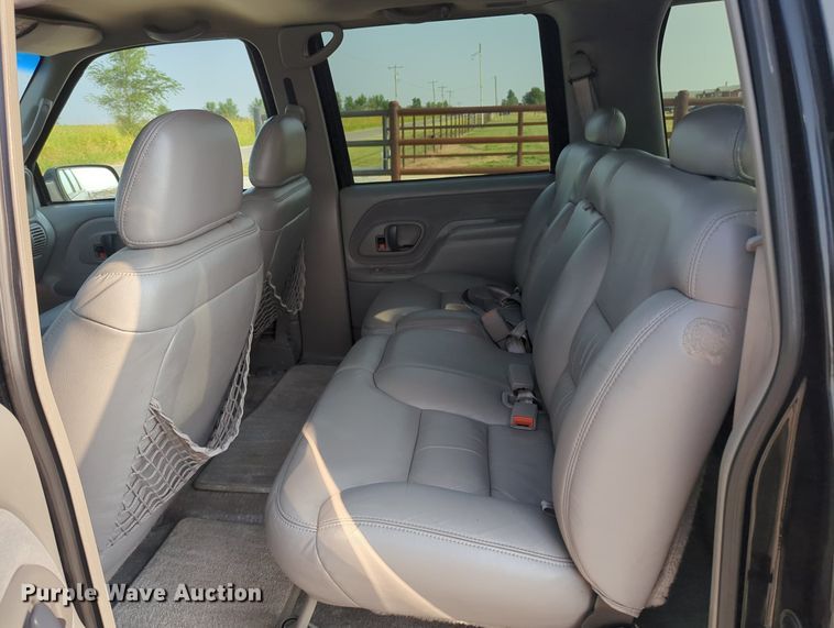 image for item MX9364 1999 Chevrolet Suburban  SUV