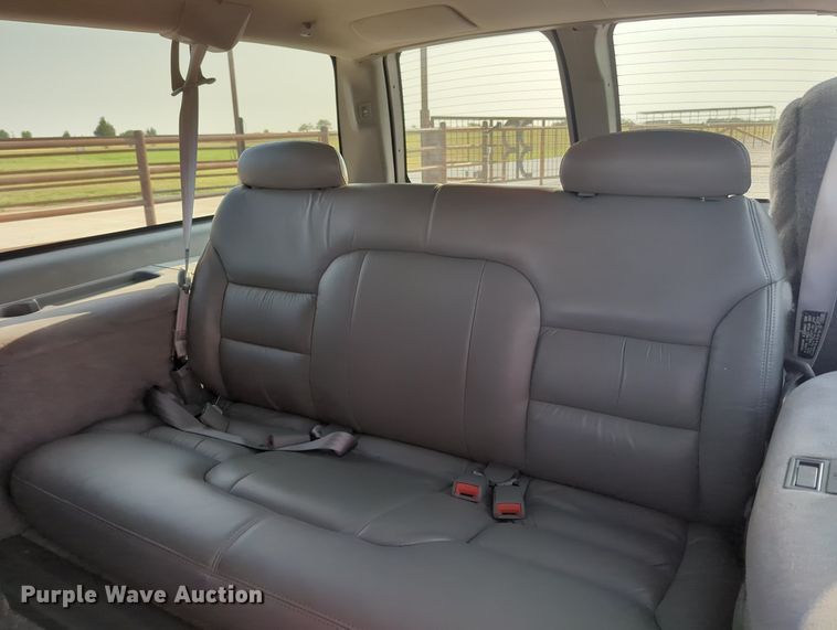 image for item MX9364 1999 Chevrolet Suburban  SUV