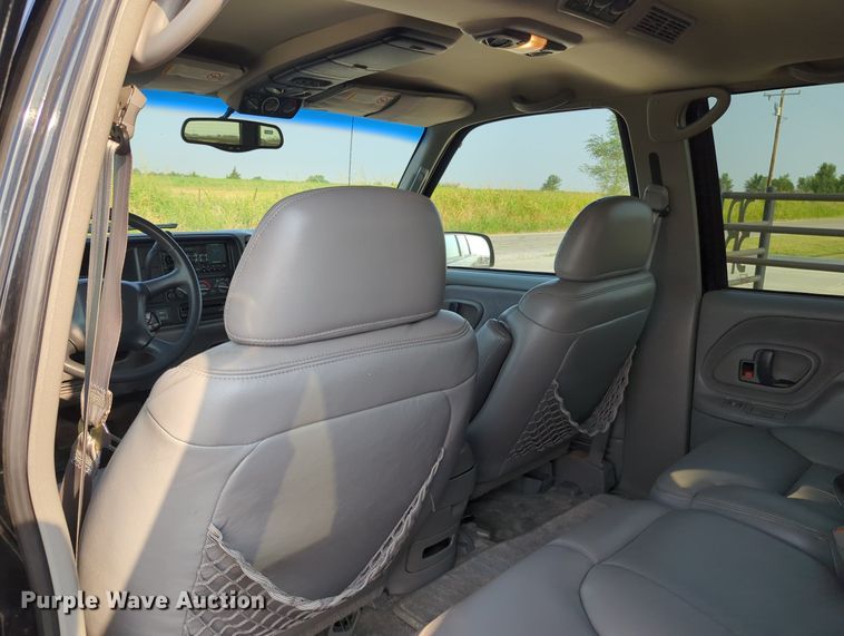 image for item MX9364 1999 Chevrolet Suburban  SUV