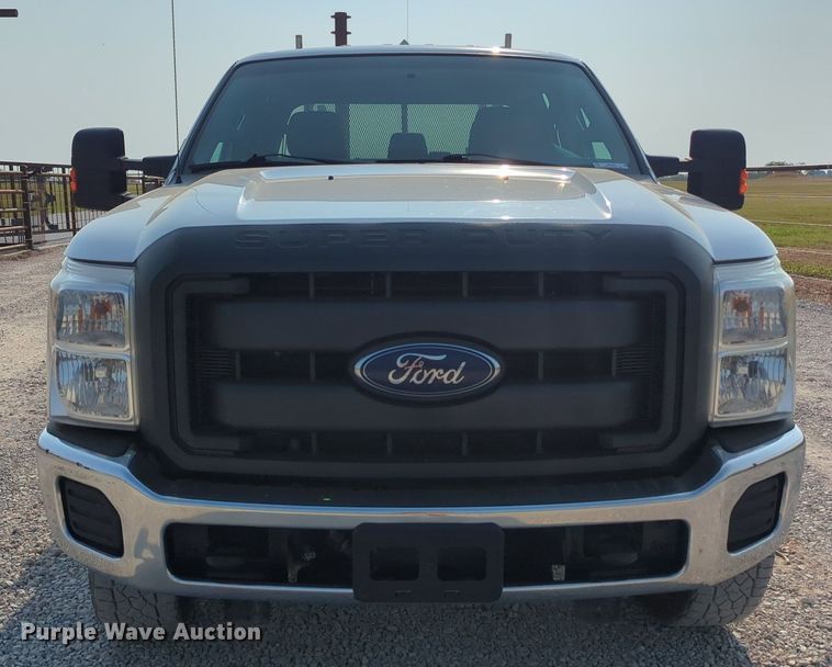 image for item MX9366 2014 Ford F350 Super Duty  Crew Cab utility bed pickup truck