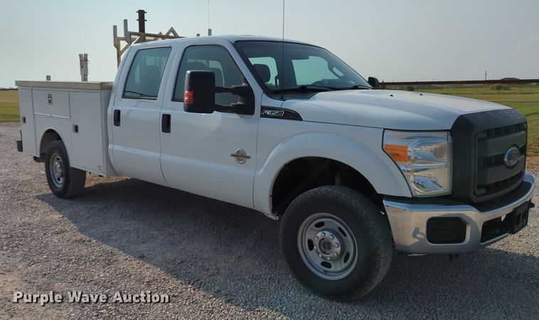 image for item MX9366 2014 Ford F350 Super Duty  Crew Cab utility bed pickup truck