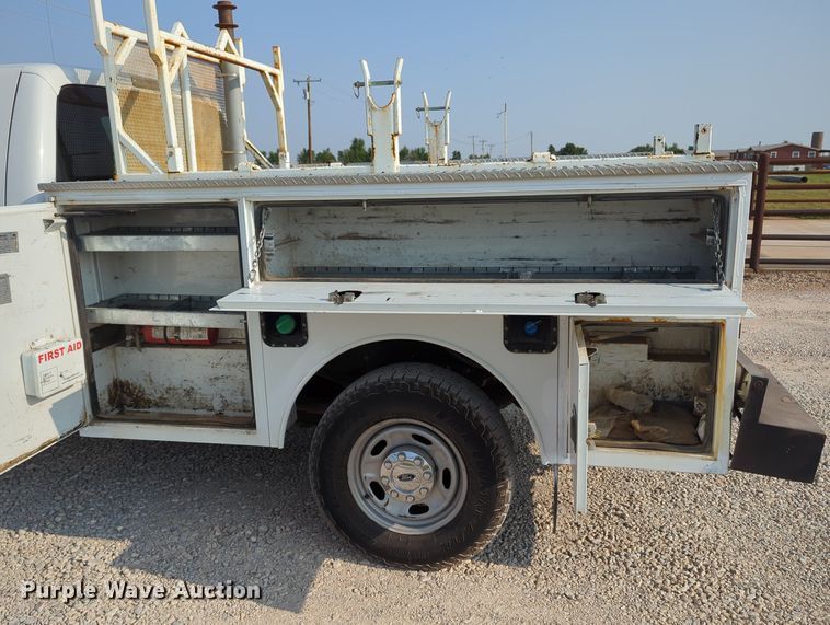 image for item MX9366 2014 Ford F350 Super Duty  Crew Cab utility bed pickup truck