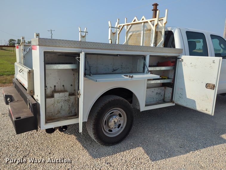 image for item MX9366 2014 Ford F350 Super Duty  Crew Cab utility bed pickup truck