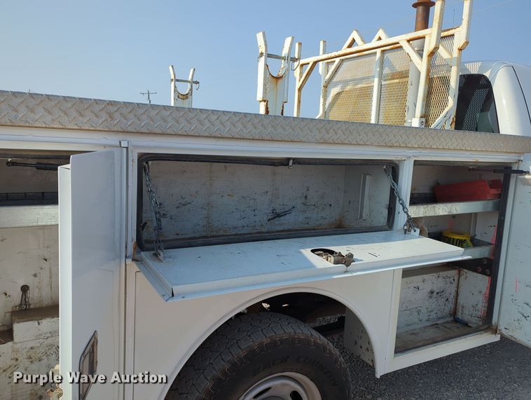 image for item MX9366 2014 Ford F350 Super Duty  Crew Cab utility bed pickup truck