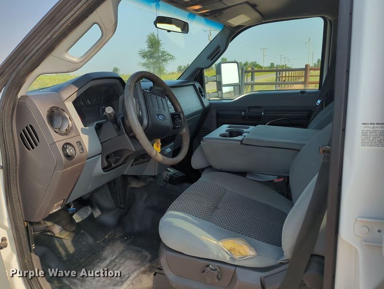 image for item MX9366 2014 Ford F350 Super Duty  Crew Cab utility bed pickup truck