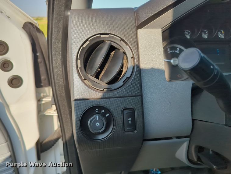 image for item MX9366 2014 Ford F350 Super Duty  Crew Cab utility bed pickup truck