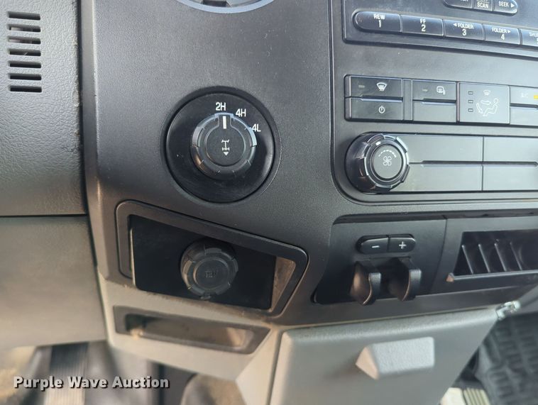 image for item MX9366 2014 Ford F350 Super Duty  Crew Cab utility bed pickup truck