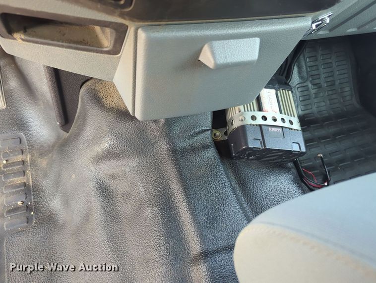 image for item MX9366 2014 Ford F350 Super Duty  Crew Cab utility bed pickup truck