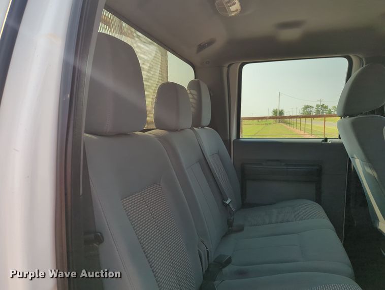 image for item MX9366 2014 Ford F350 Super Duty  Crew Cab utility bed pickup truck