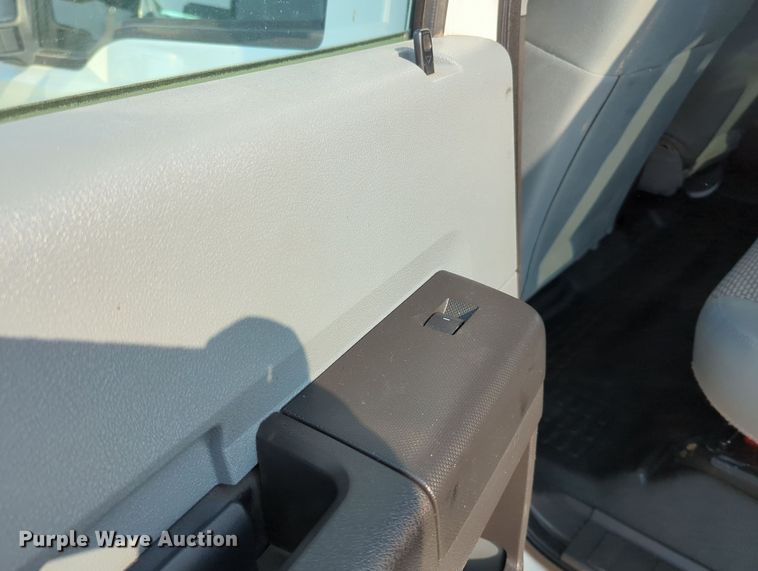 image for item MX9366 2014 Ford F350 Super Duty  Crew Cab utility bed pickup truck