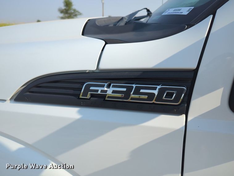 image for item MX9366 2014 Ford F350 Super Duty  Crew Cab utility bed pickup truck