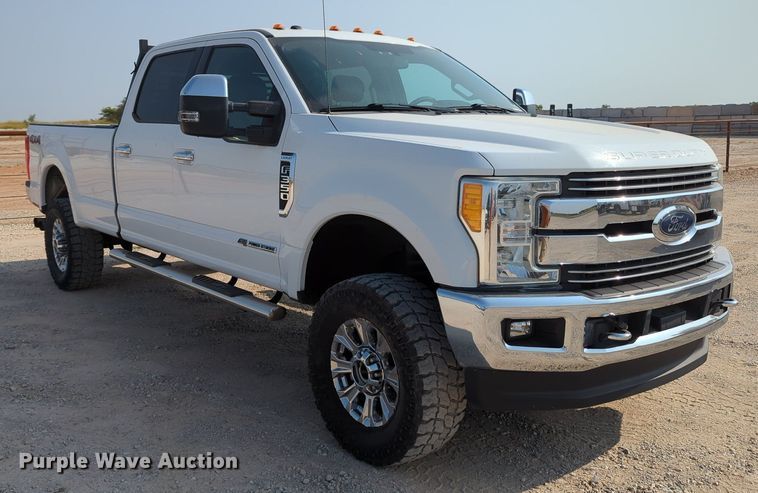 image for item MX9367 2017 Ford F350 Super Duty  Crew Cab pickup truck