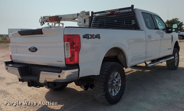 image for item MX9367 2017 Ford F350 Super Duty  Crew Cab pickup truck