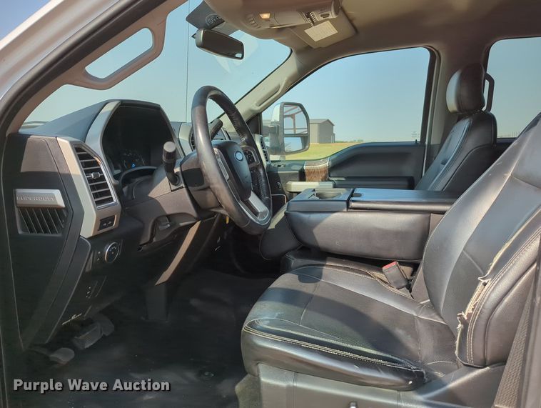 image for item MX9367 2017 Ford F350 Super Duty  Crew Cab pickup truck