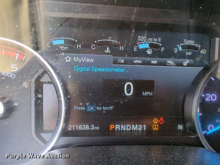 image for item MX9367 2017 Ford F350 Super Duty  Crew Cab pickup truck