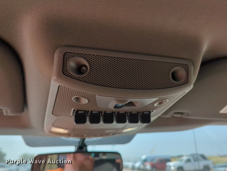 image for item MX9367 2017 Ford F350 Super Duty  Crew Cab pickup truck