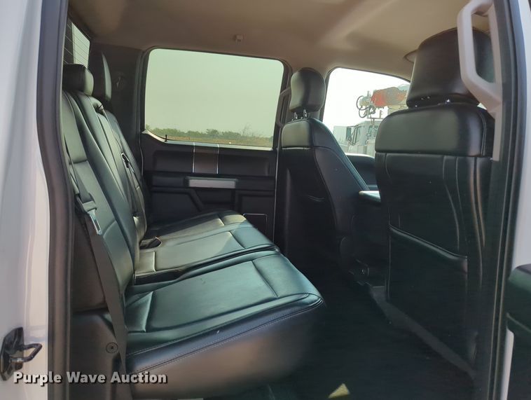 image for item MX9367 2017 Ford F350 Super Duty  Crew Cab pickup truck