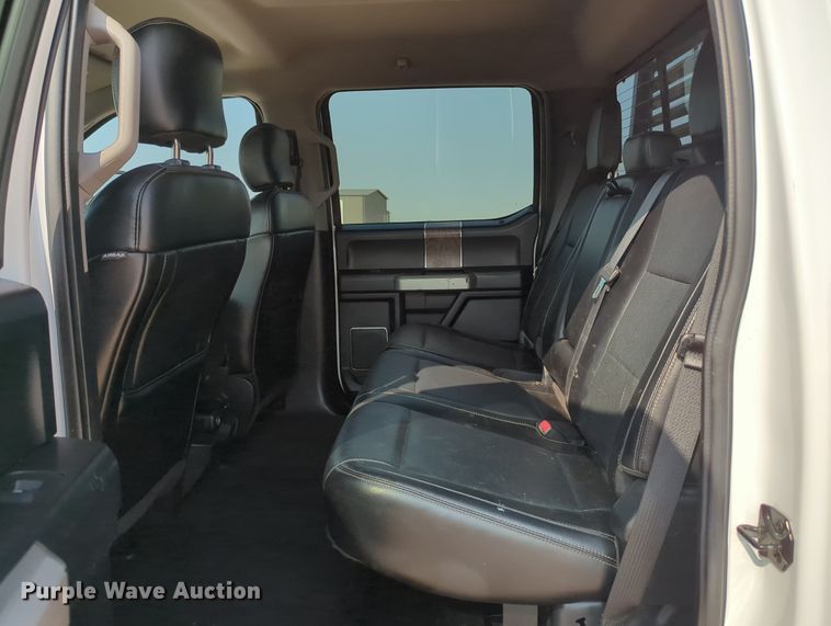 image for item MX9367 2017 Ford F350 Super Duty  Crew Cab pickup truck