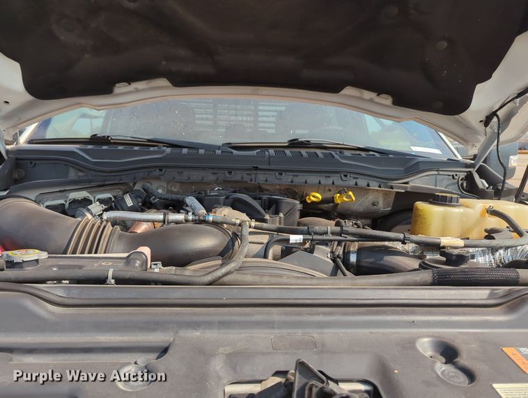 image for item MX9367 2017 Ford F350 Super Duty  Crew Cab pickup truck