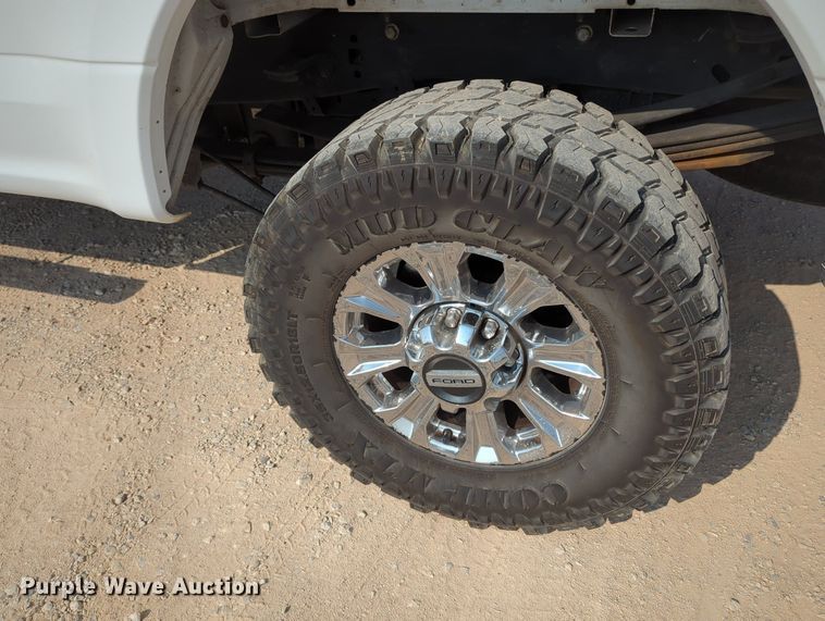 image for item MX9367 2017 Ford F350 Super Duty  Crew Cab pickup truck