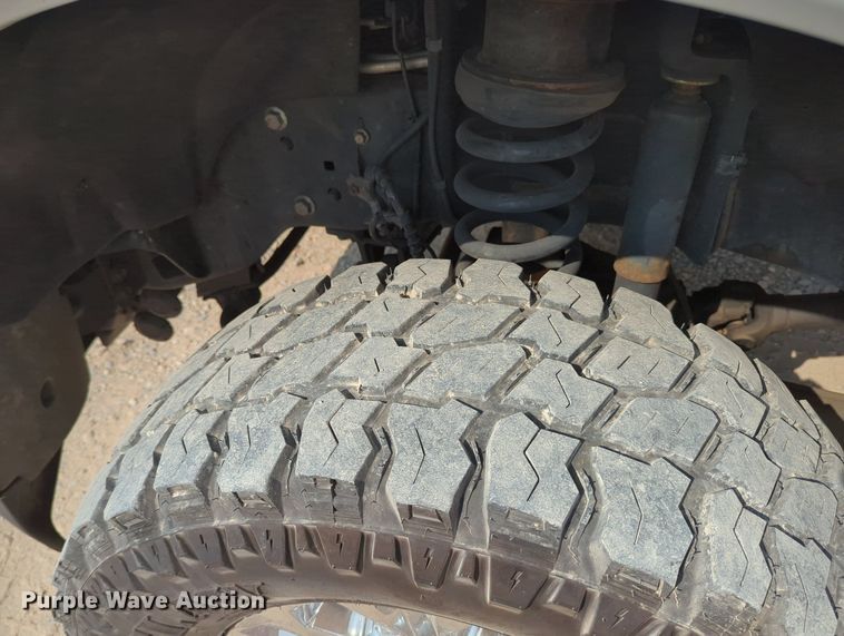 image for item MX9367 2017 Ford F350 Super Duty  Crew Cab pickup truck