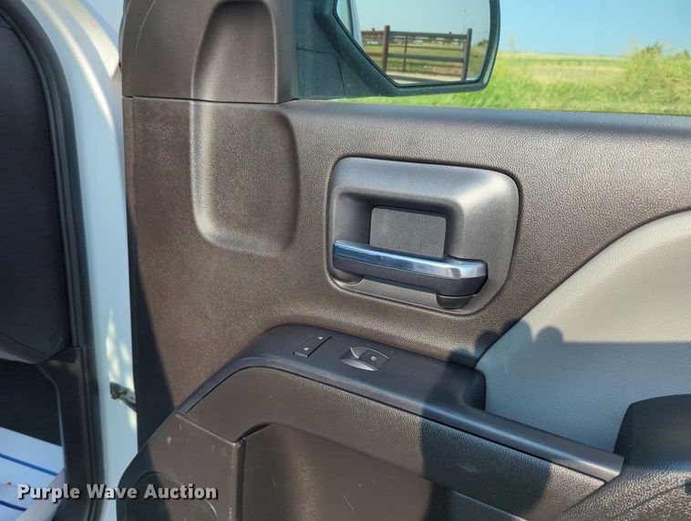 image for item MX9368 2016 Chevrolet Silverado 2500HD  pickup truck