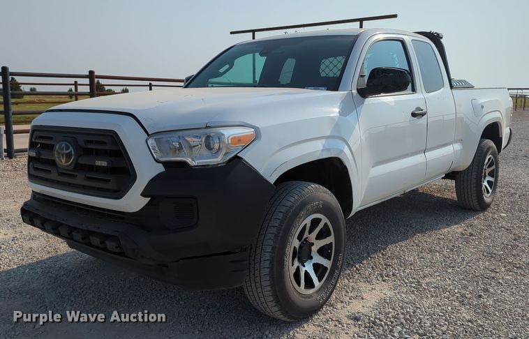 image for item MX9369 2019 Toyota Tacoma  Access Cab pickup truck