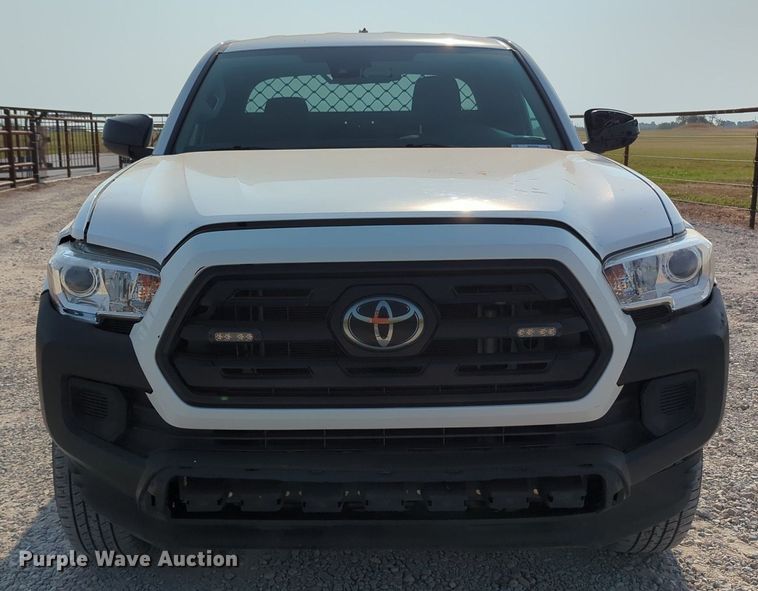 image for item MX9369 2019 Toyota Tacoma  Access Cab pickup truck