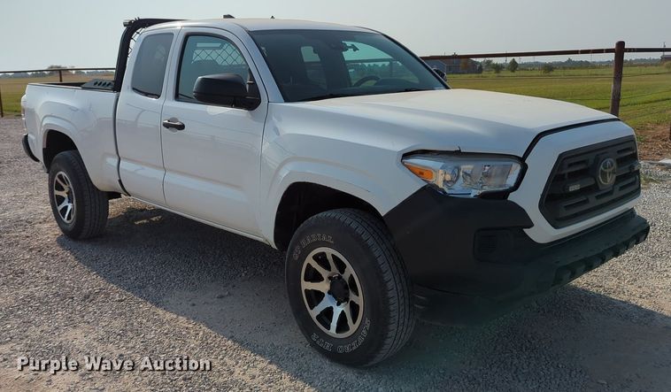 image for item MX9369 2019 Toyota Tacoma  Access Cab pickup truck