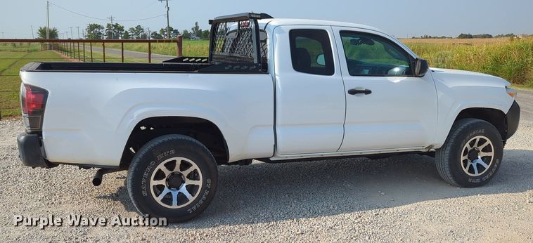 image for item MX9369 2019 Toyota Tacoma  Access Cab pickup truck