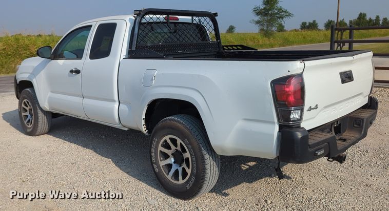 image for item MX9369 2019 Toyota Tacoma  Access Cab pickup truck