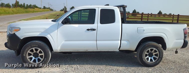 image for item MX9369 2019 Toyota Tacoma  Access Cab pickup truck