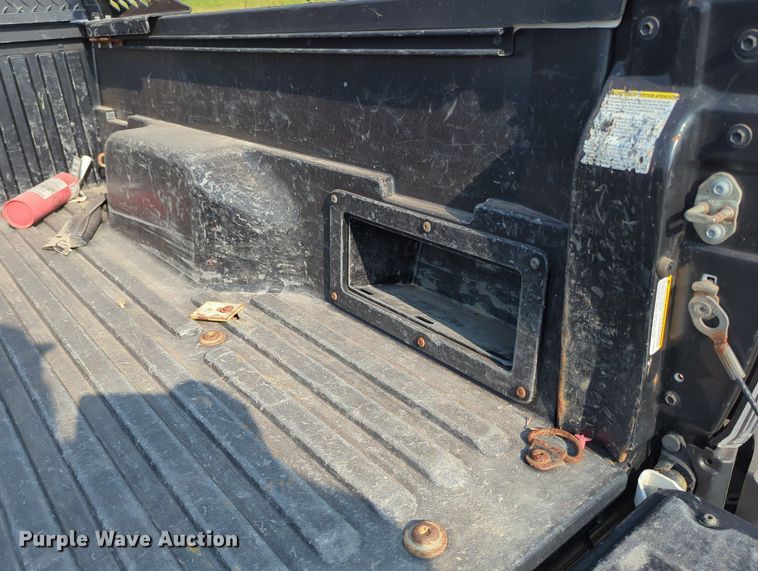 image for item MX9369 2019 Toyota Tacoma  Access Cab pickup truck