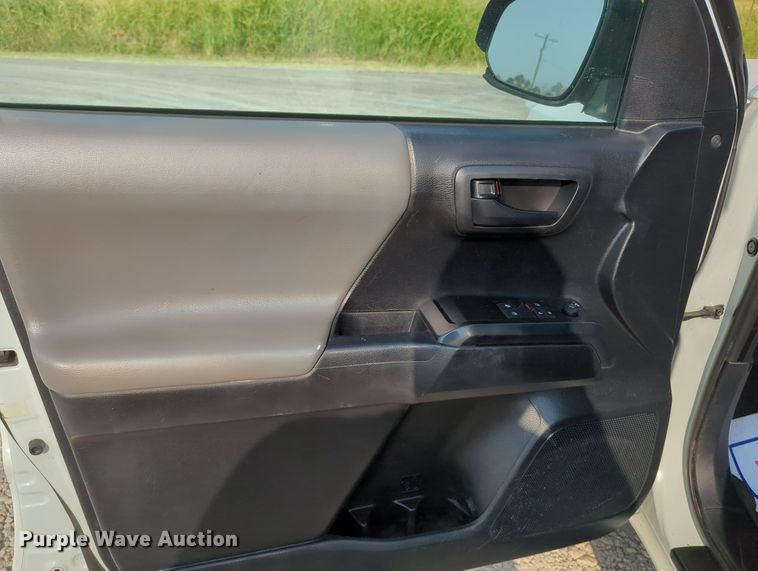 image for item MX9369 2019 Toyota Tacoma  Access Cab pickup truck